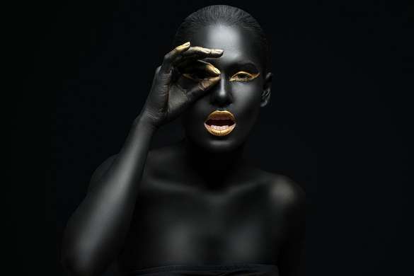 Tablou înramat - Femeie neagră cu auriu, 75 x 50 см