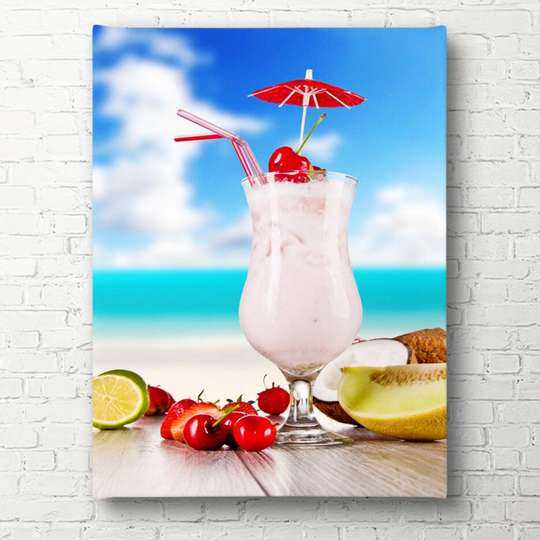 Постер - Клубничный коктейль на фоне пляжа с голубым небом, 45 x 90 см, Постер в раме, Еда и Напитки