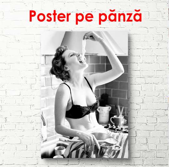 Постер - Модель кушает спагетти, 60 x 90 см, Постер в раме