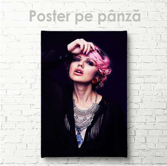 Постер - Девушка с пирсингом, 30 x 60 см, Холст на подрамнике, Гламур