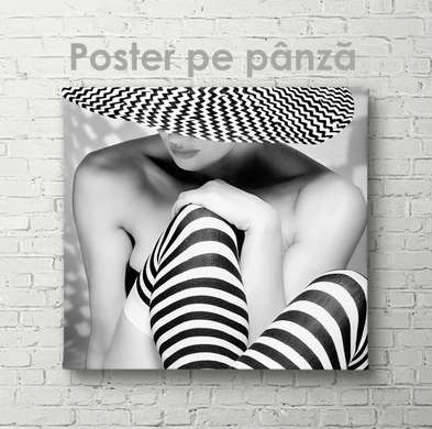 Poster - Fotografie alb-negru al doamnei în pălărie, 40 x 40 см, Panza pe cadru